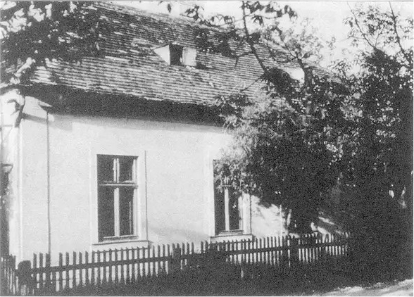 Datei:Pottschach Stationsgebäude.jpg