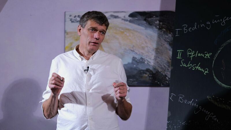 Datei:Martin von Mackensen Vortrag Eine Idee schlägt Wurzeln Christengemeinschaft Bad Nauheim 2024-9-13.jpg